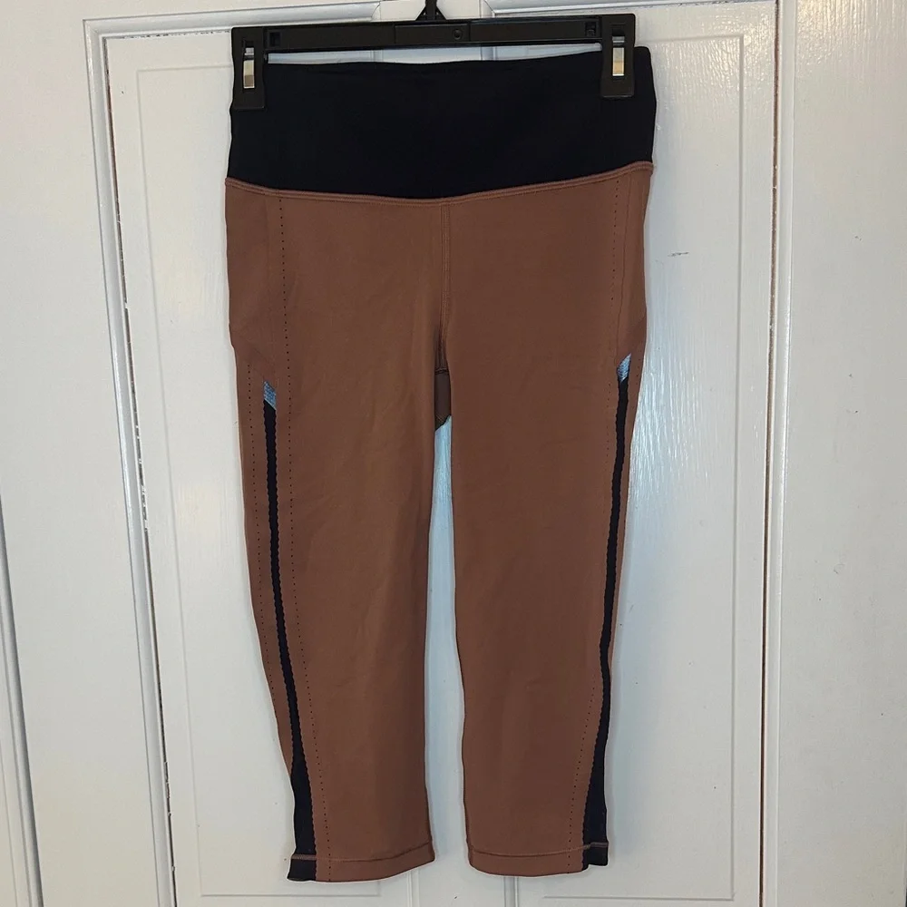 Lululemon Brown and‎ Black Mesh Side Crop Leggings size 4 EUC